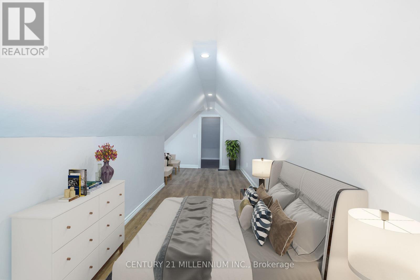 242 BALMORAL AVENUE N - 27