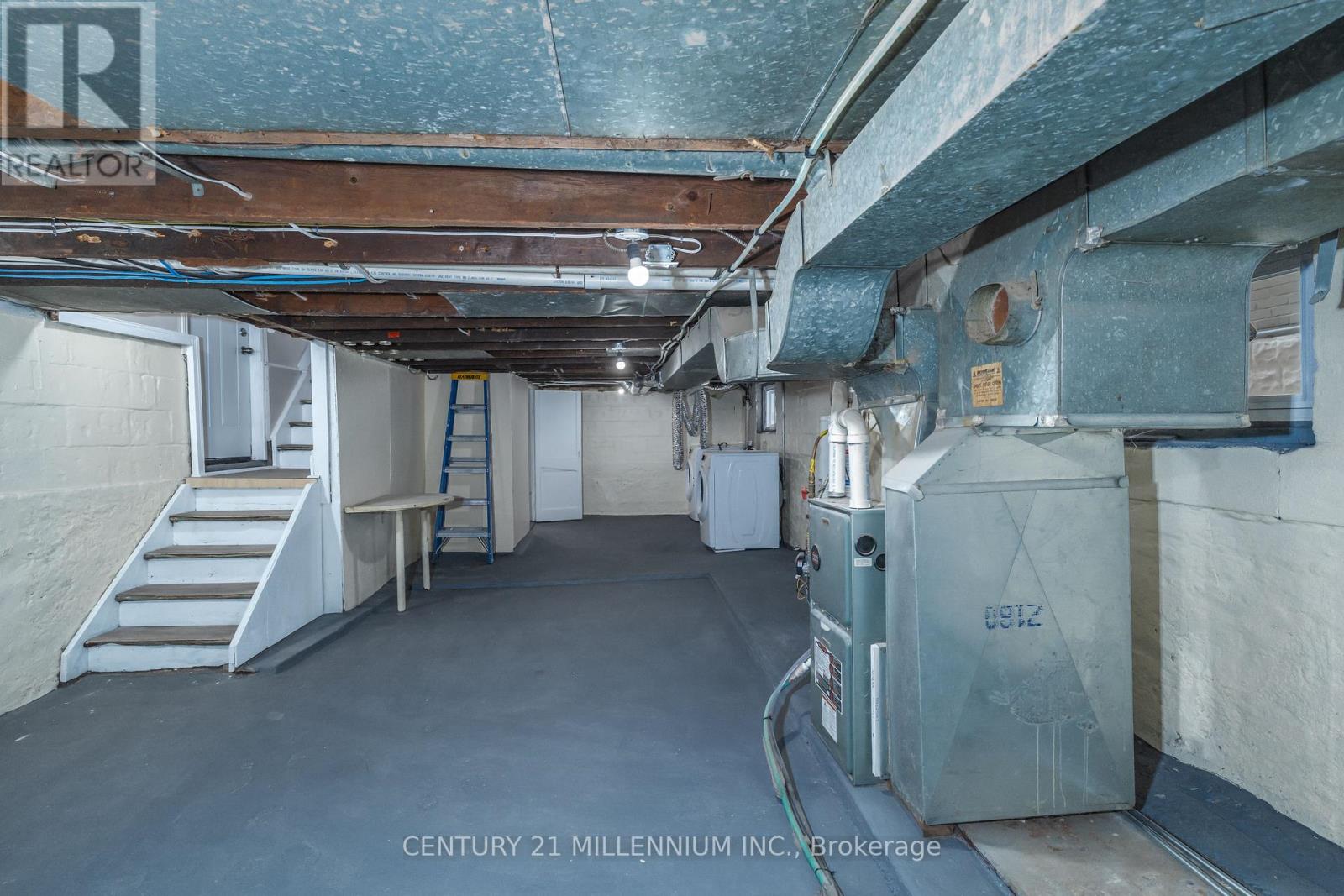 242 BALMORAL AVENUE N - 29