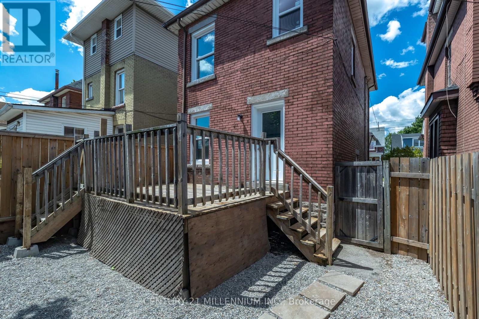 242 BALMORAL AVENUE N - 9