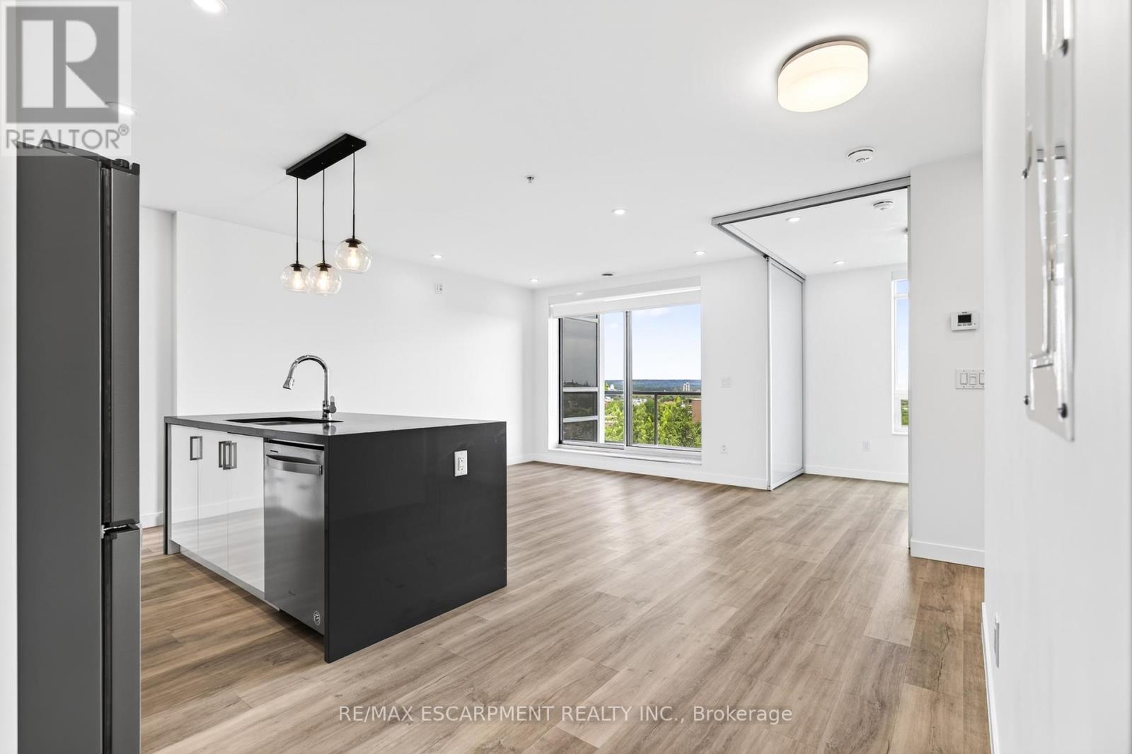 #506 479 CHARLTON AVENUE - 10