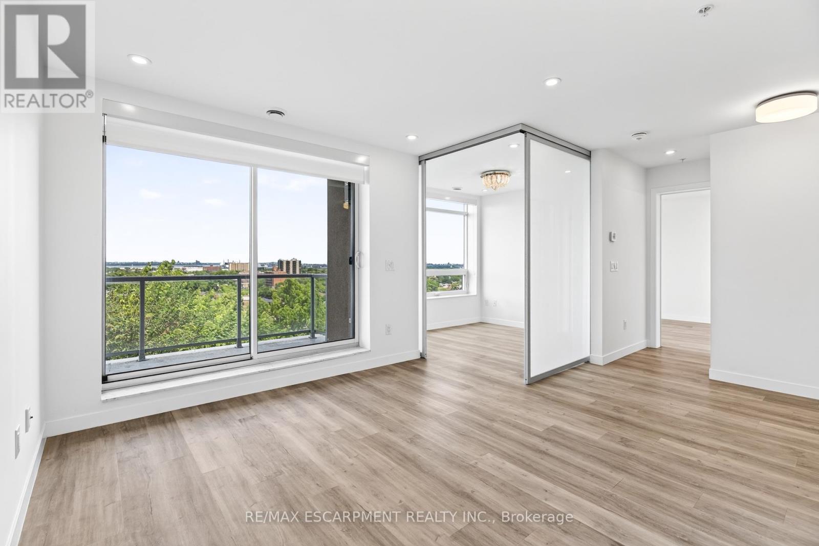#506 479 CHARLTON AVENUE - 17