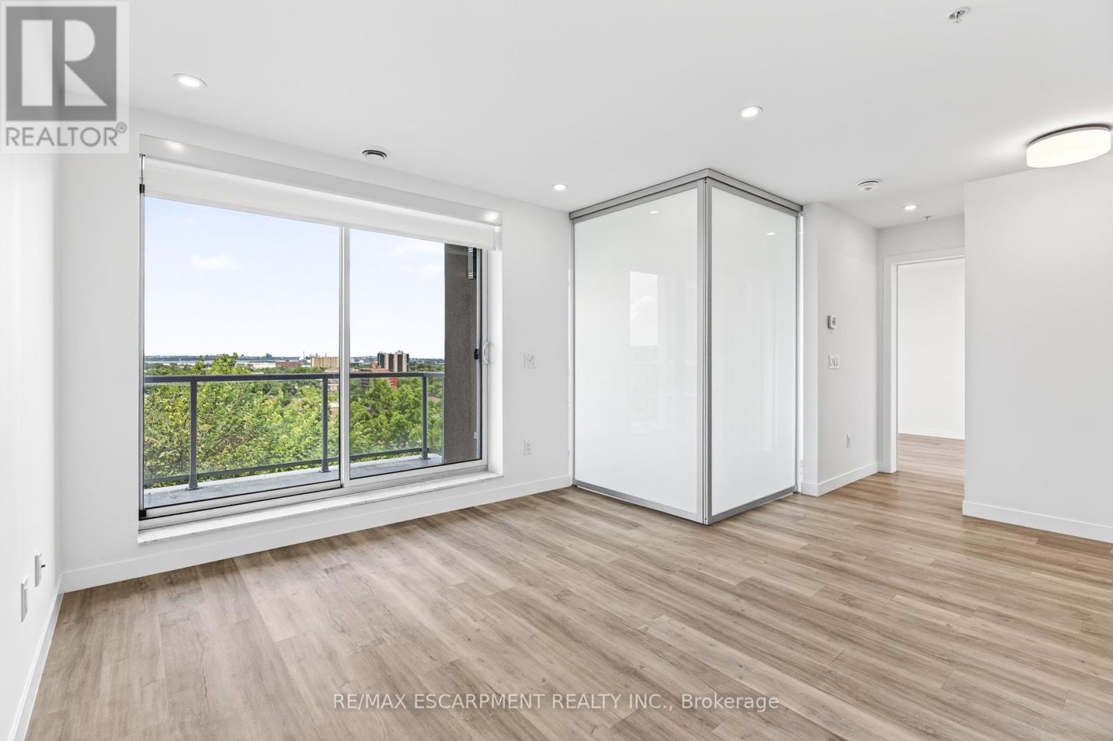 #506 479 CHARLTON AVENUE - 18