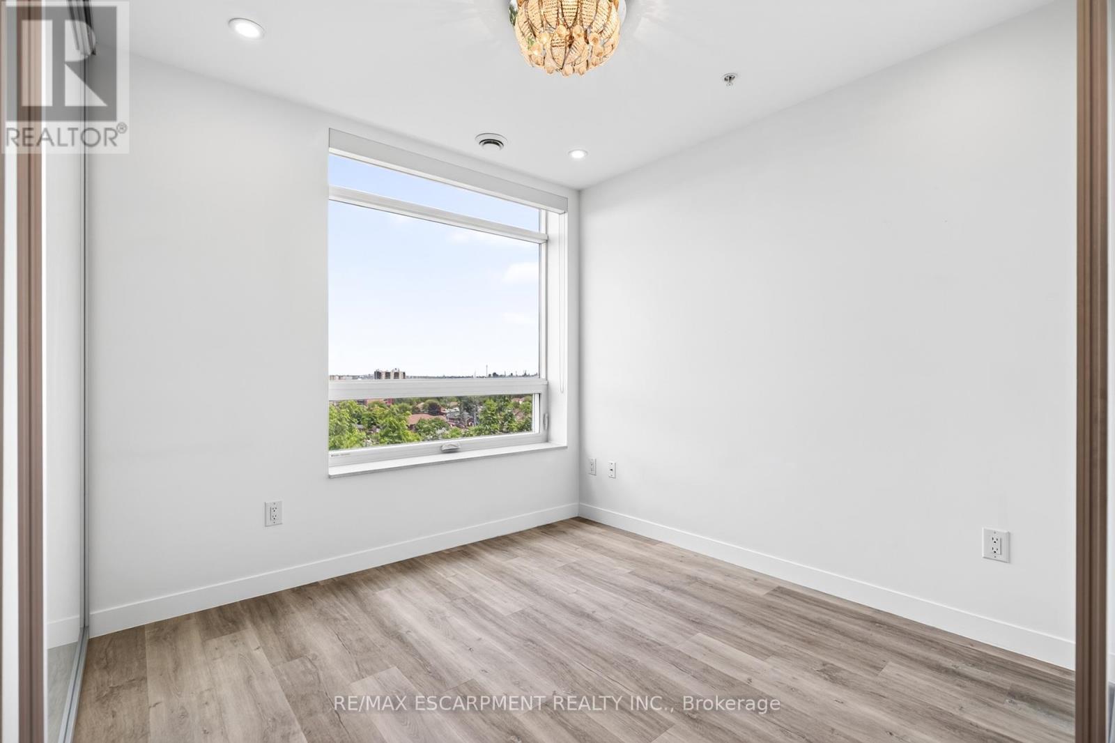 #506 479 CHARLTON AVENUE - 19