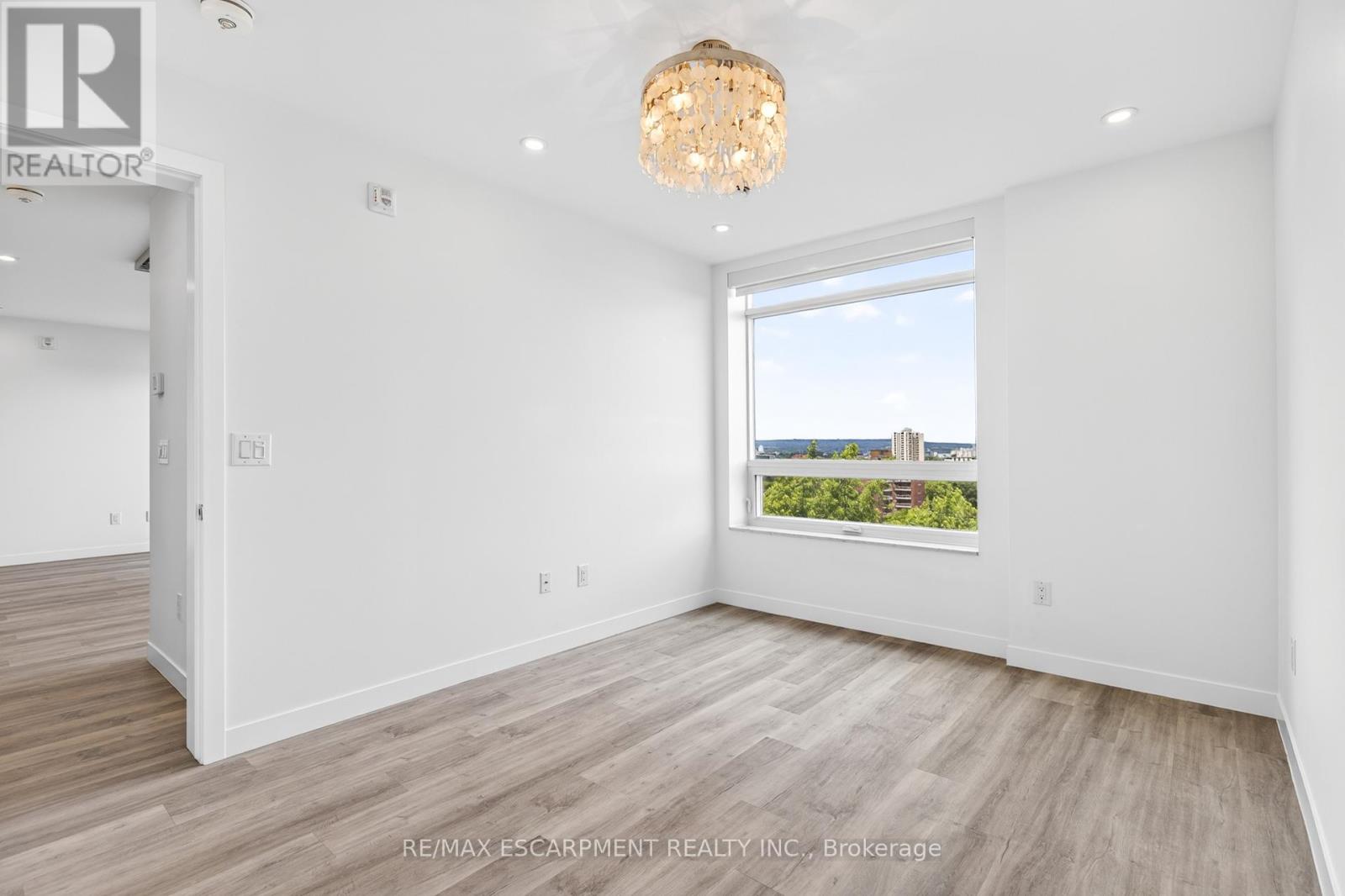 #506 479 CHARLTON AVENUE - 24