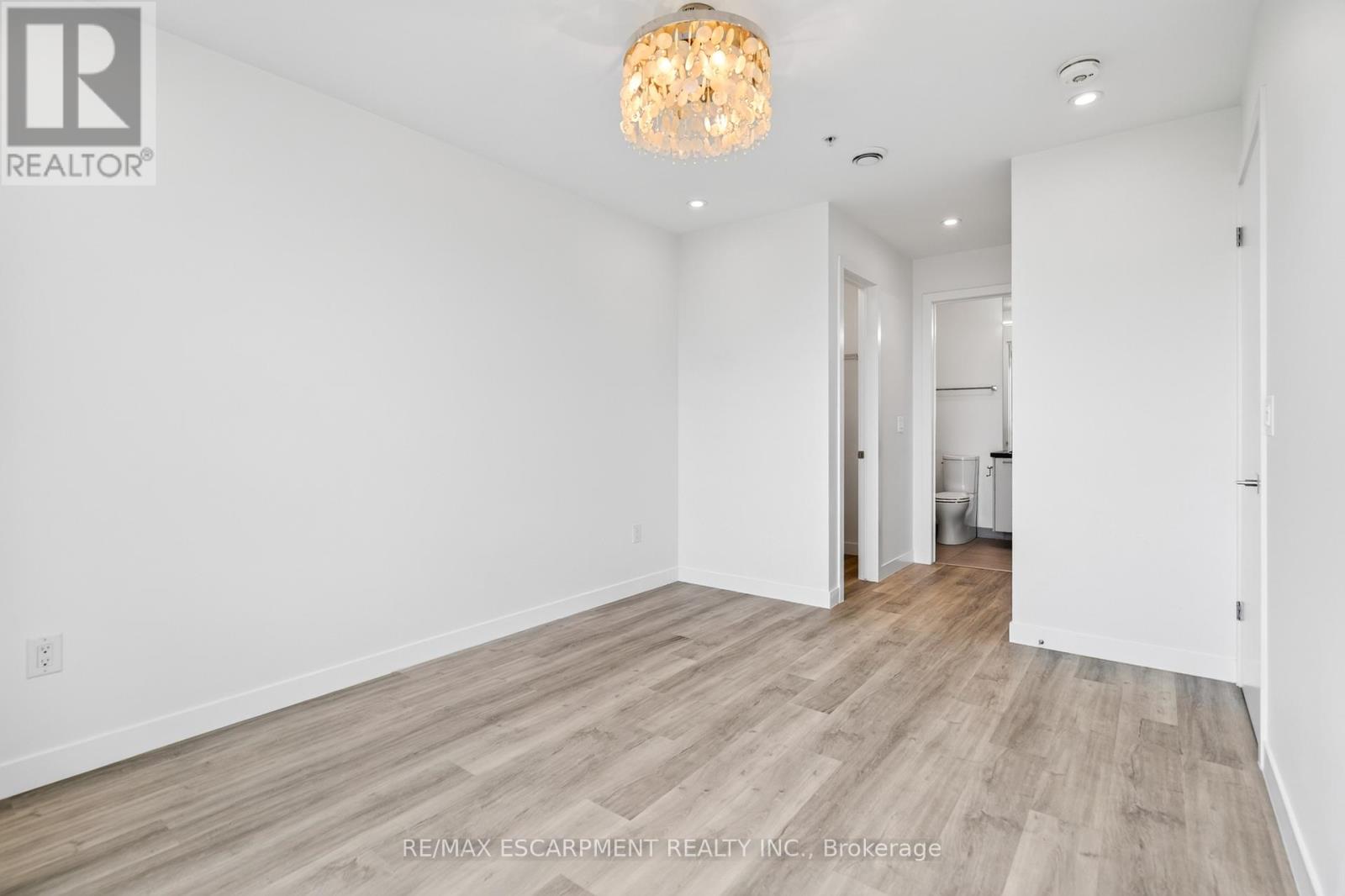 #506 479 CHARLTON AVENUE - 28