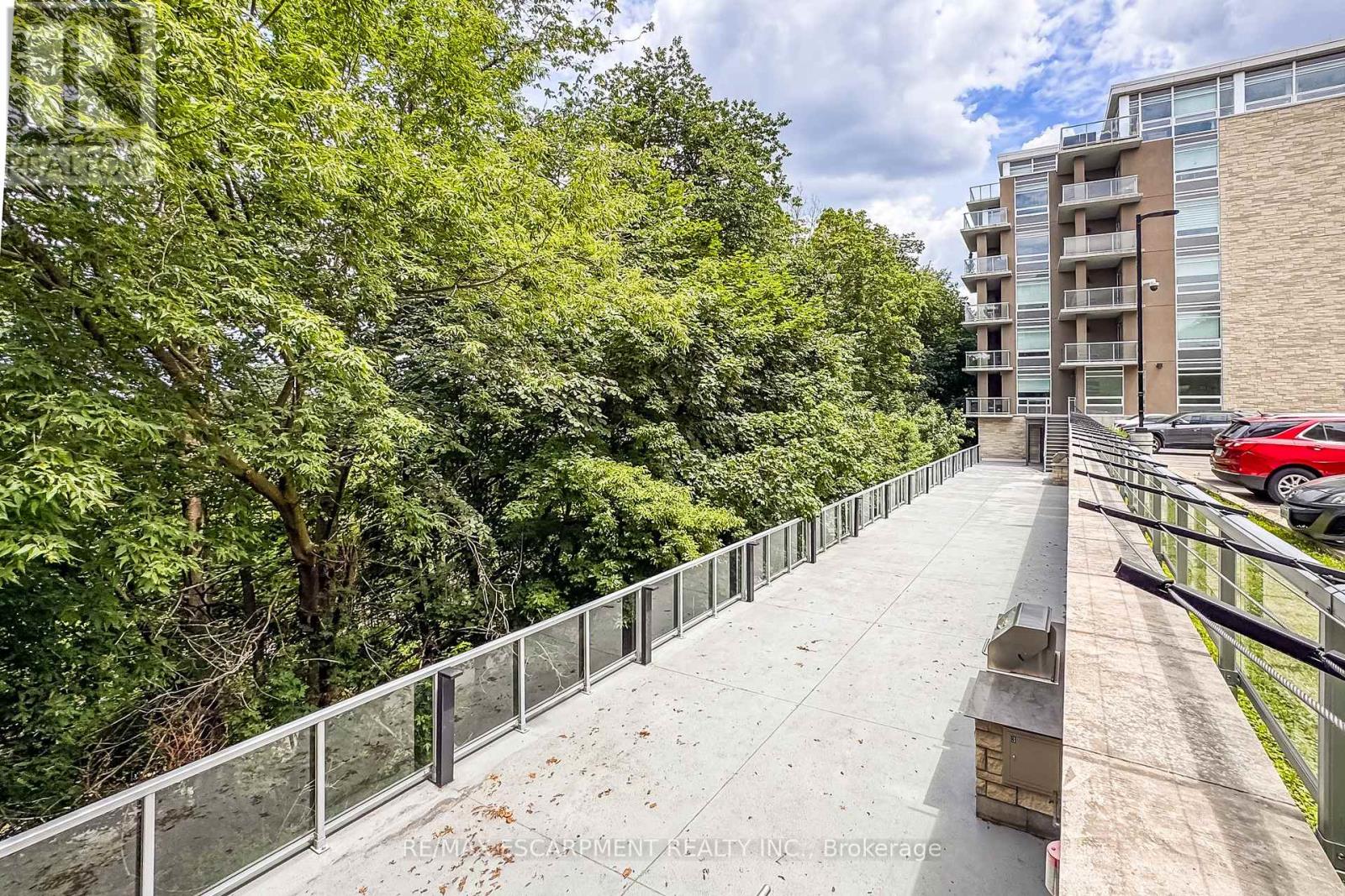 #506 479 CHARLTON AVENUE - 34