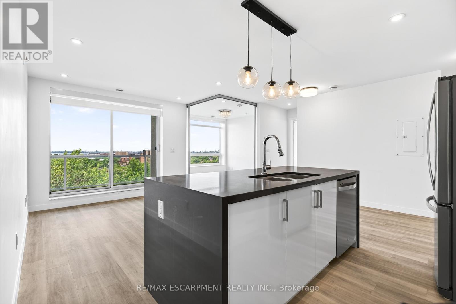 #506 479 CHARLTON AVENUE - 7