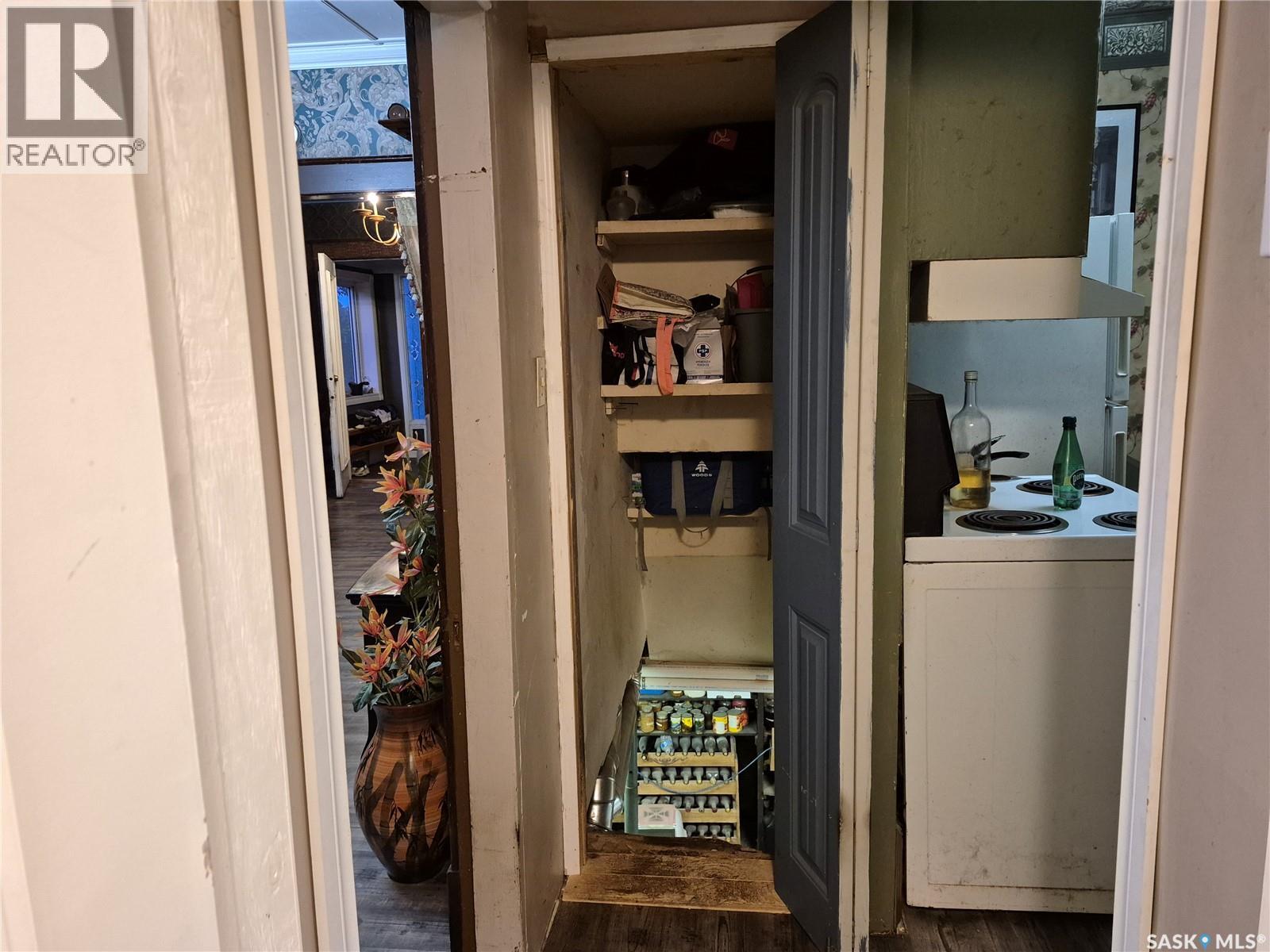 303 Edward STREET - 12