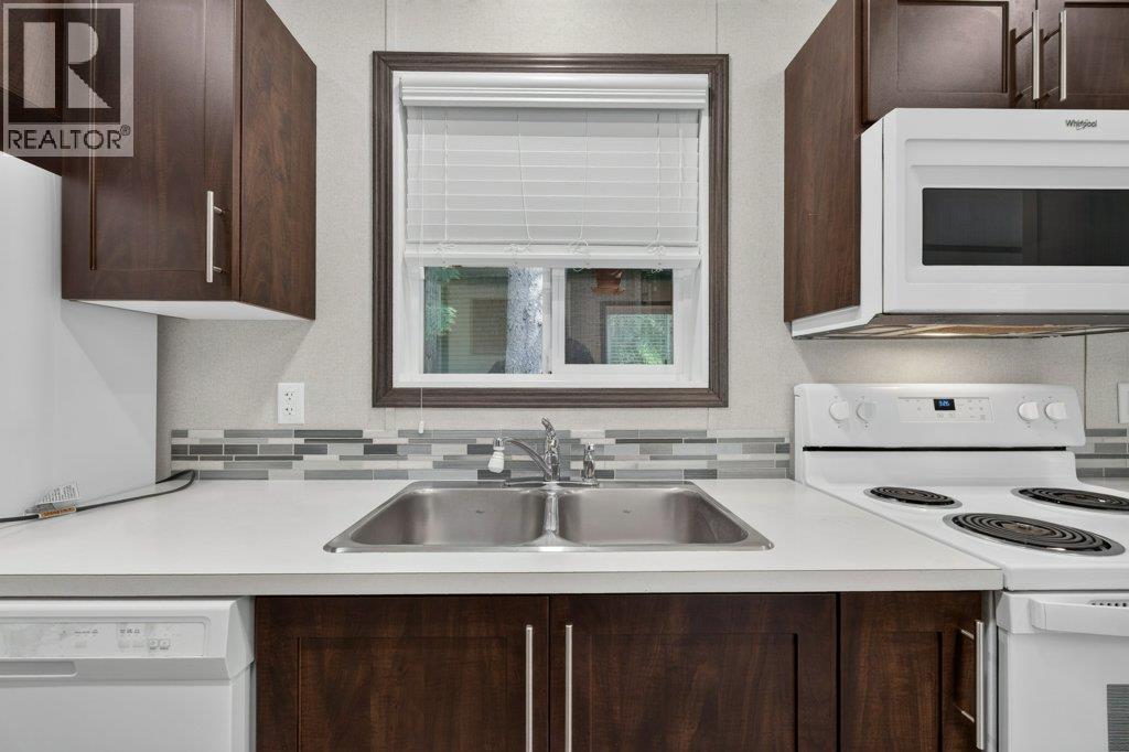#23 5161 63 Avenue - 18