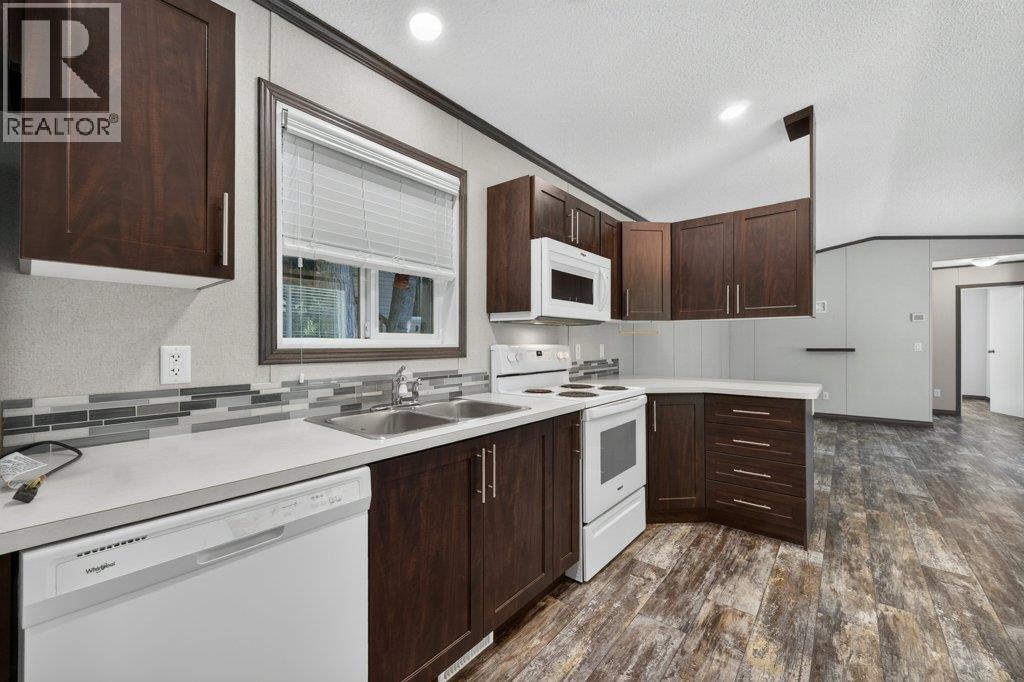 #23 5161 63 Avenue - 16
