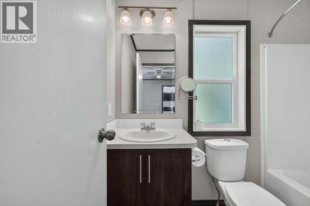 #23 5161 63 Avenue - 27