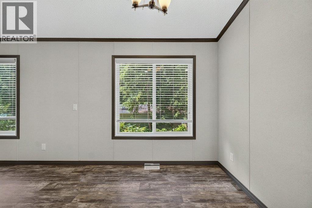 #23 5161 63 Avenue - 31