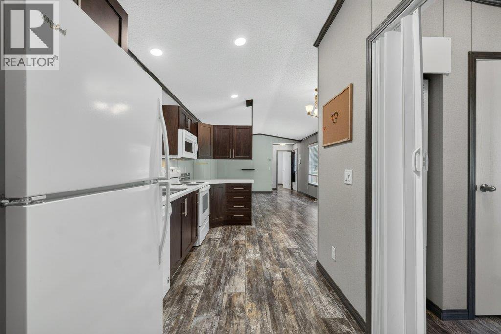 #23 5161 63 Avenue - 28