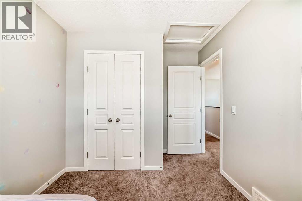 151 Copperpond Rise SE - 27