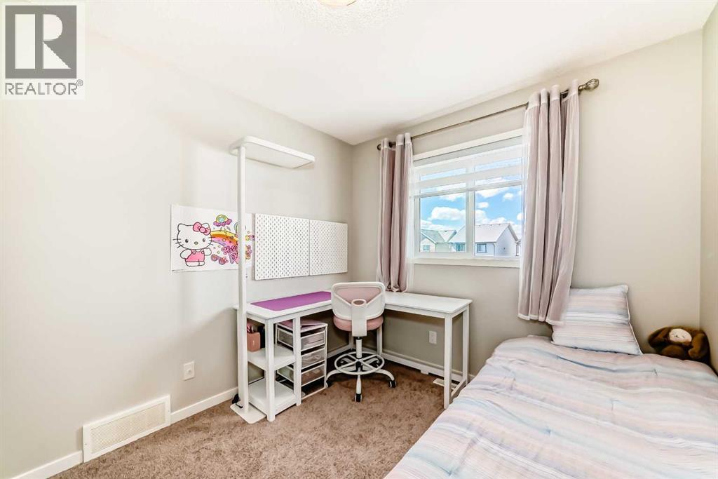 151 Copperpond Rise SE - 26