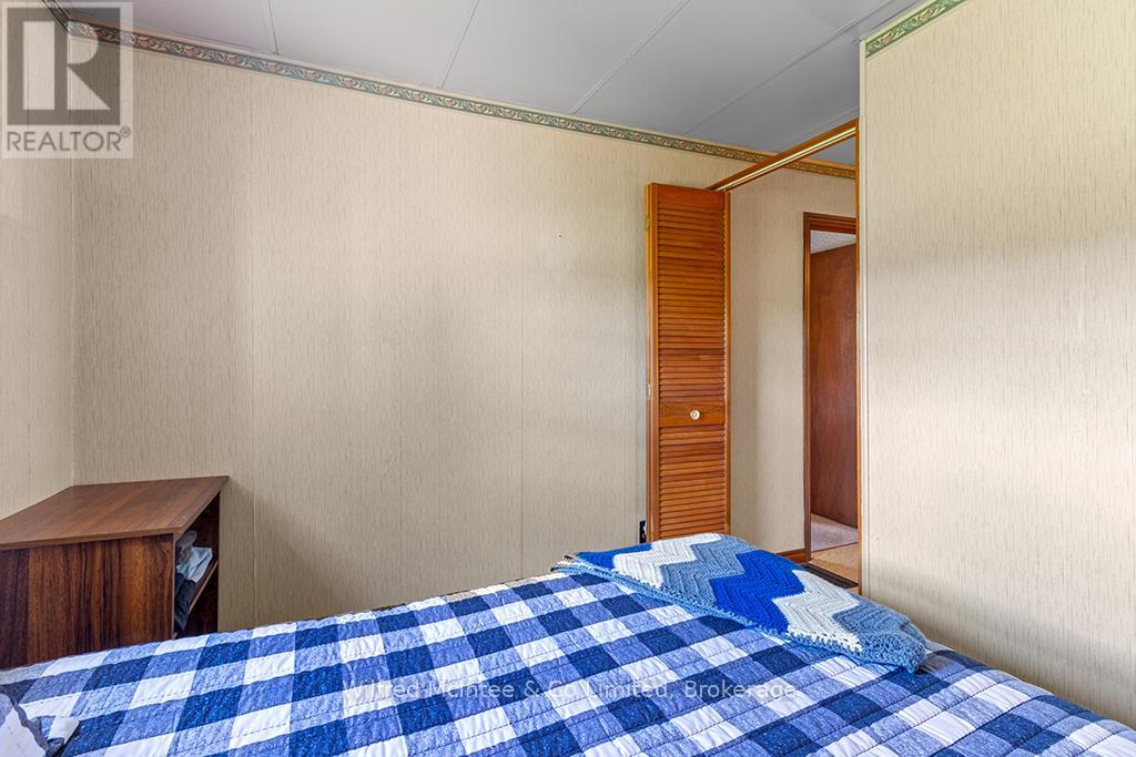 242287 16 CONCESSION - 17