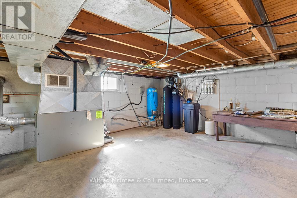 242287 16 CONCESSION - 27