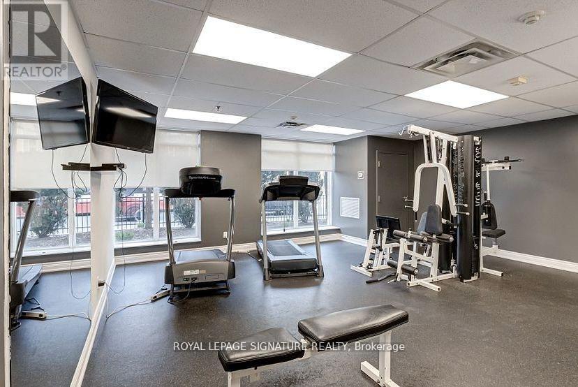 #207 140 BATHURST STREET - 16
