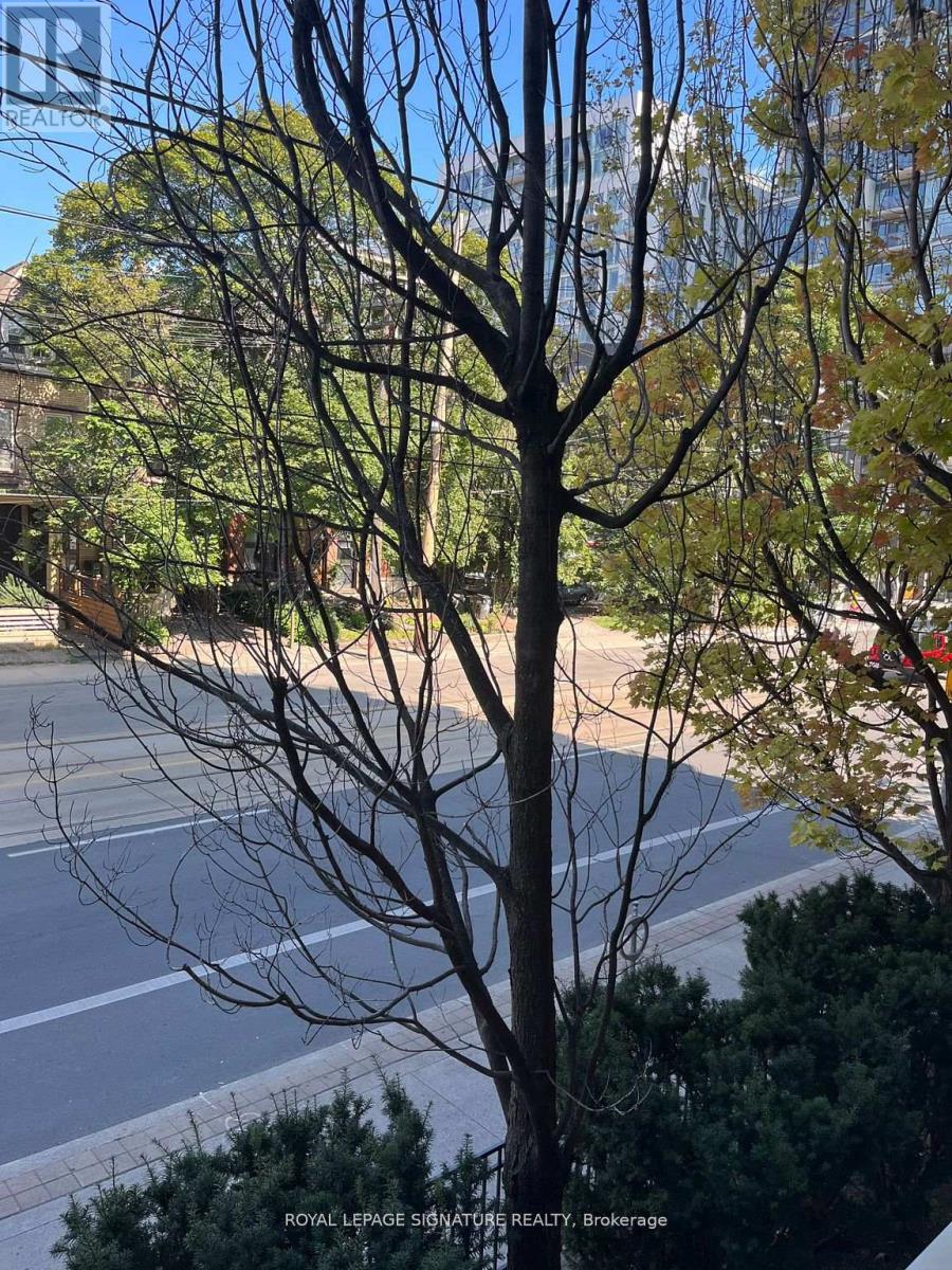 #207 140 BATHURST STREET - 19