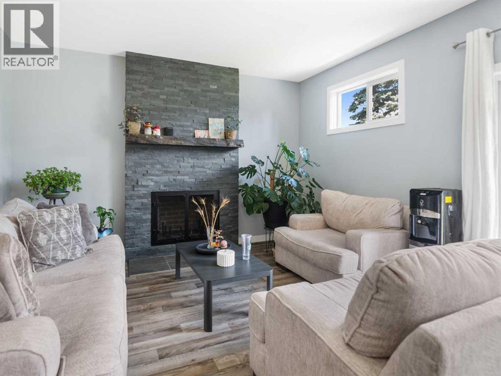 3541 44 Avenue - 9