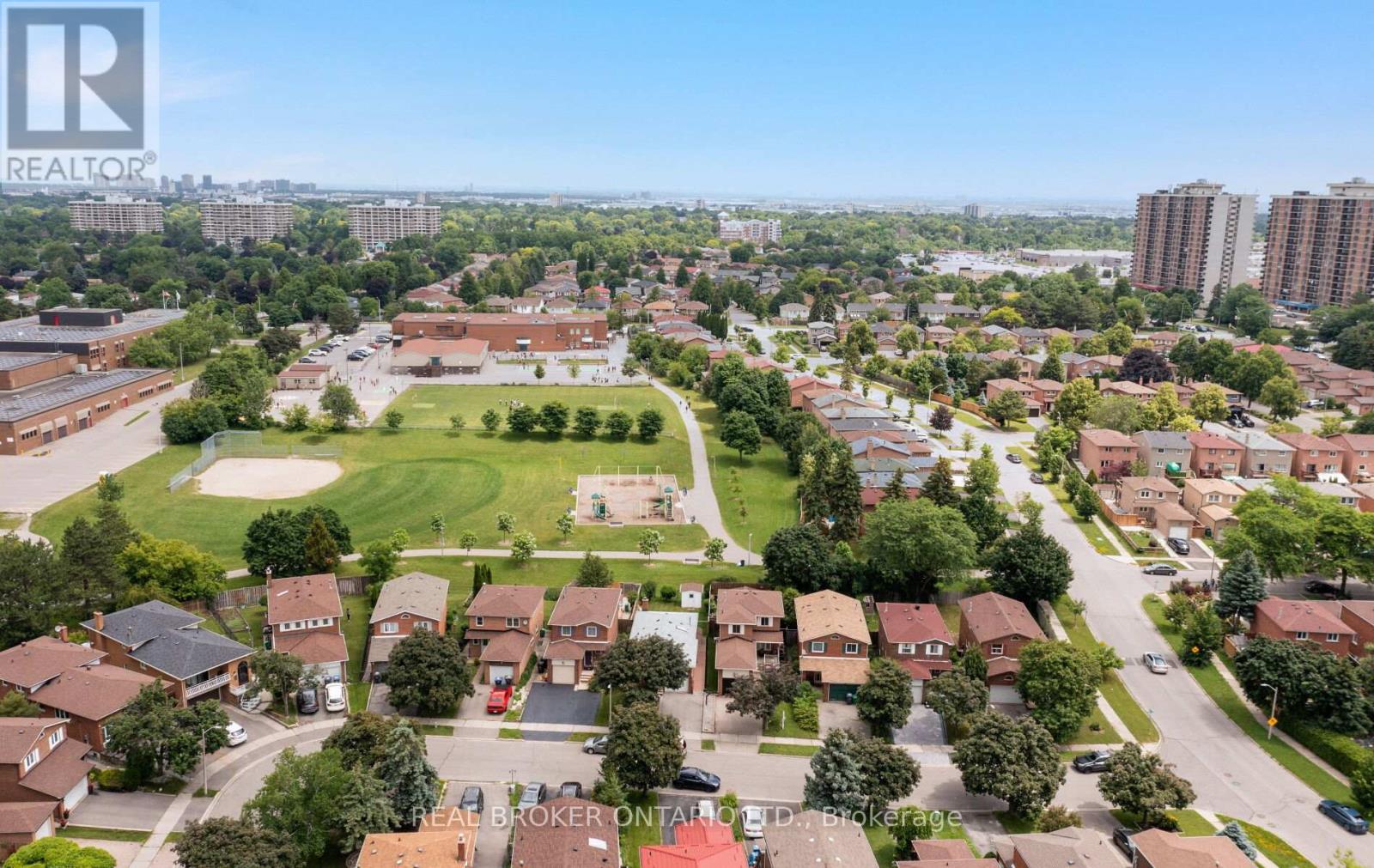 52 VIVALDI CRESCENT - 29