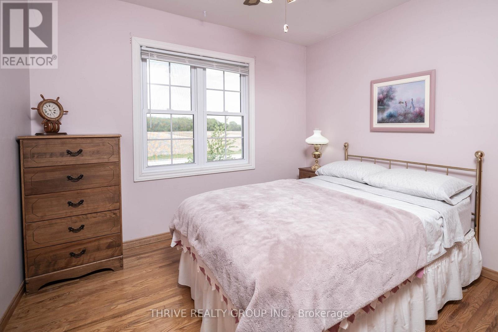 235 STANLEY STREET S - 14