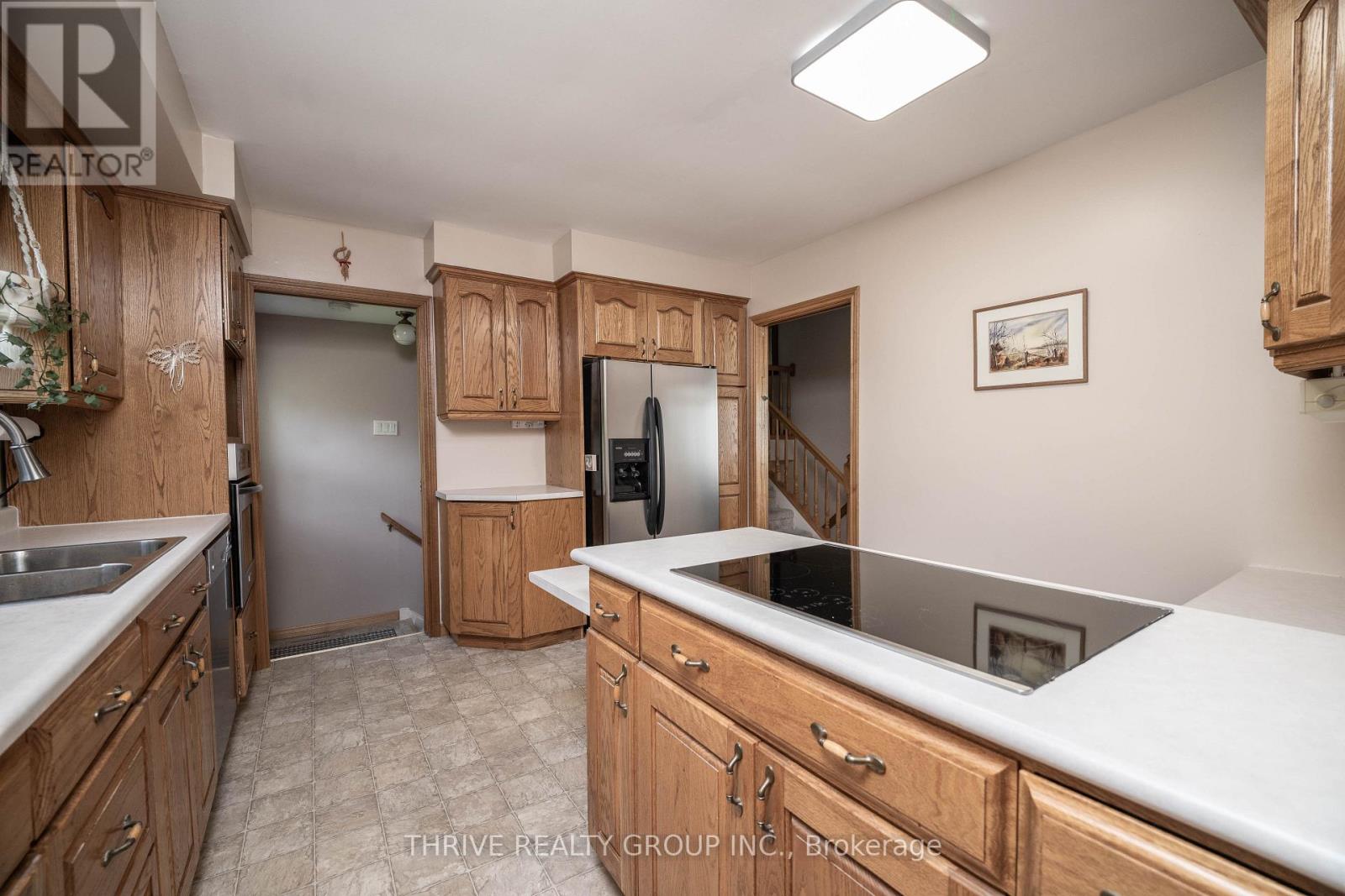 235 STANLEY STREET S - 10