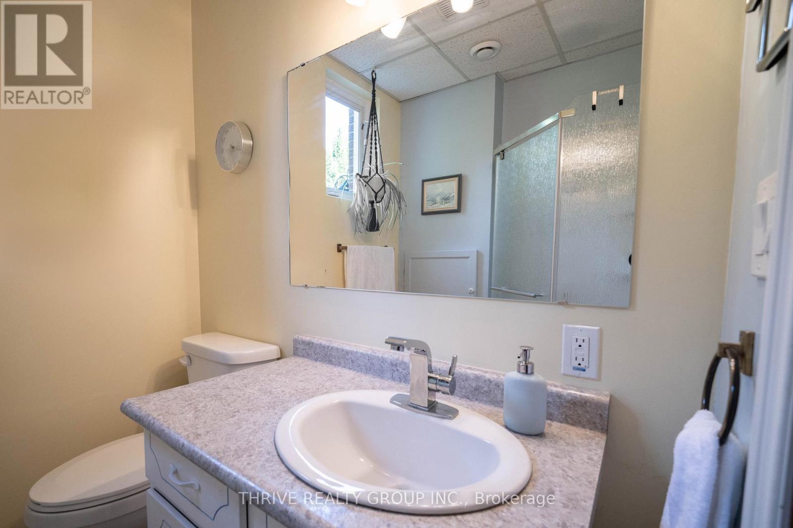 235 STANLEY STREET S - 22