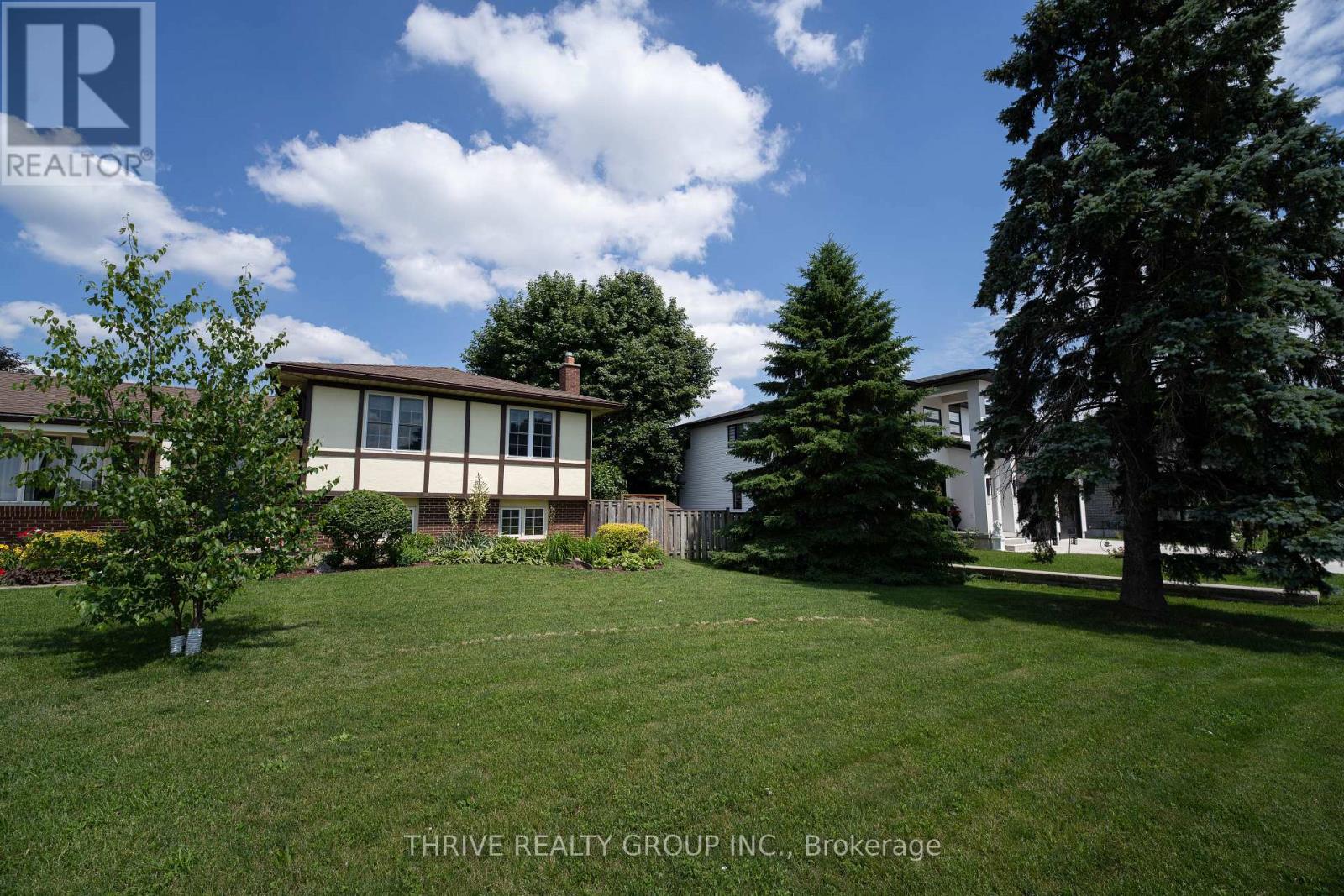 235 STANLEY STREET S - 3