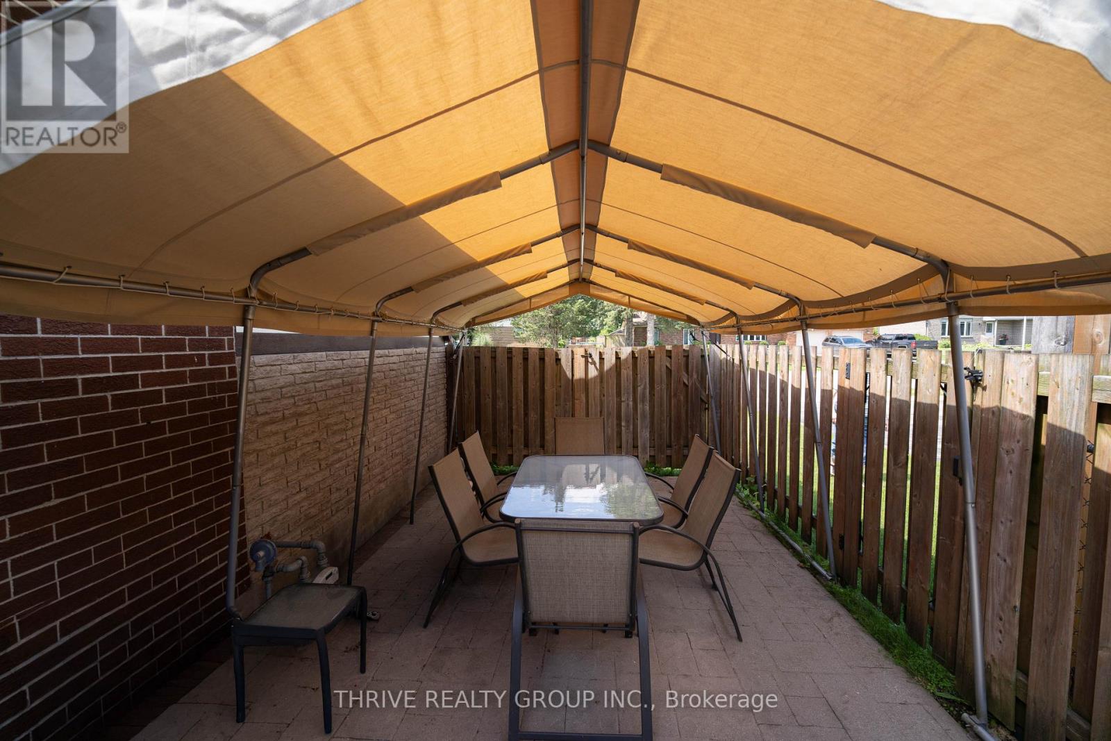 235 STANLEY STREET S - 33