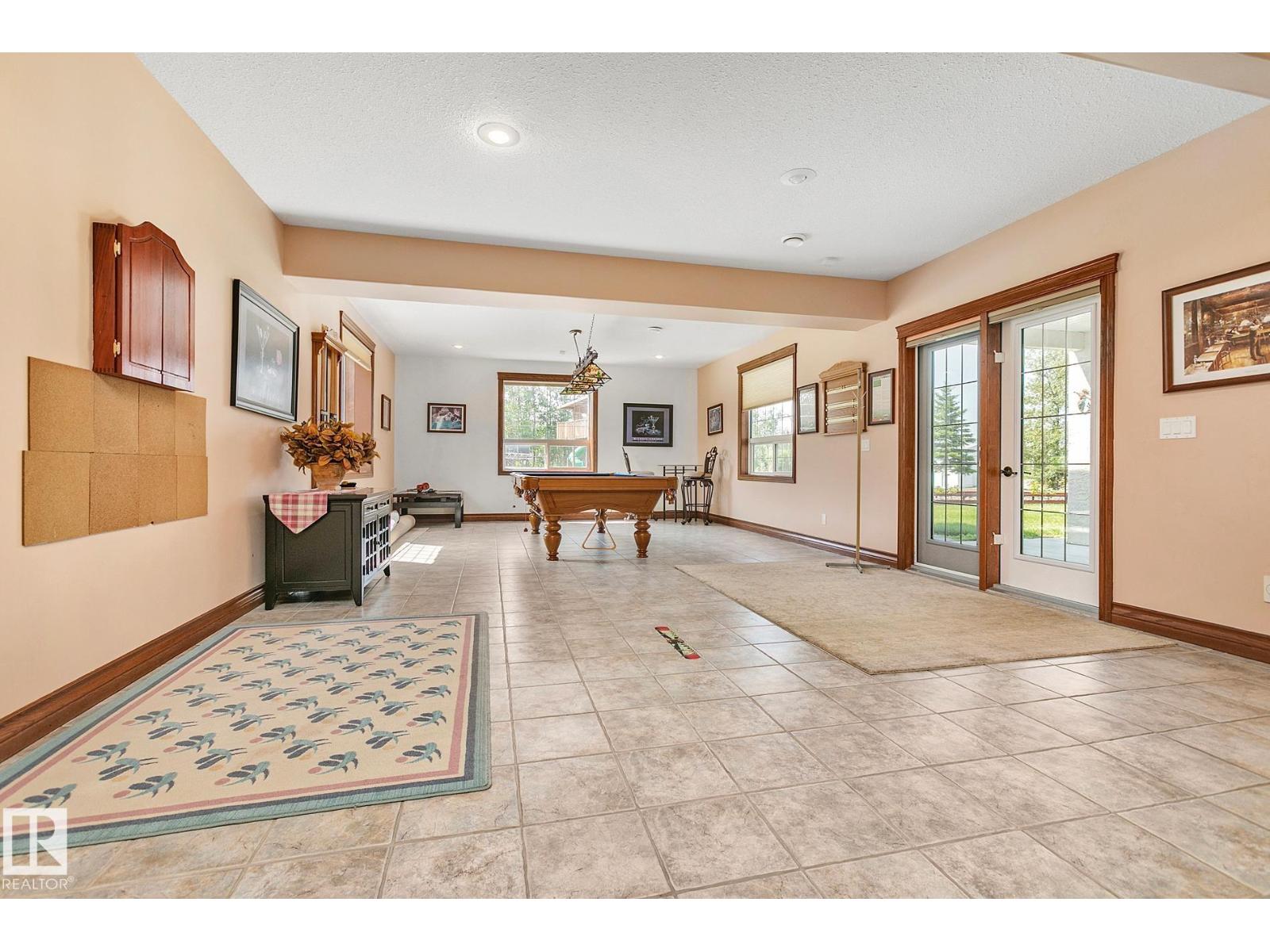 #400 51430 RGE ROAD 231 - 29