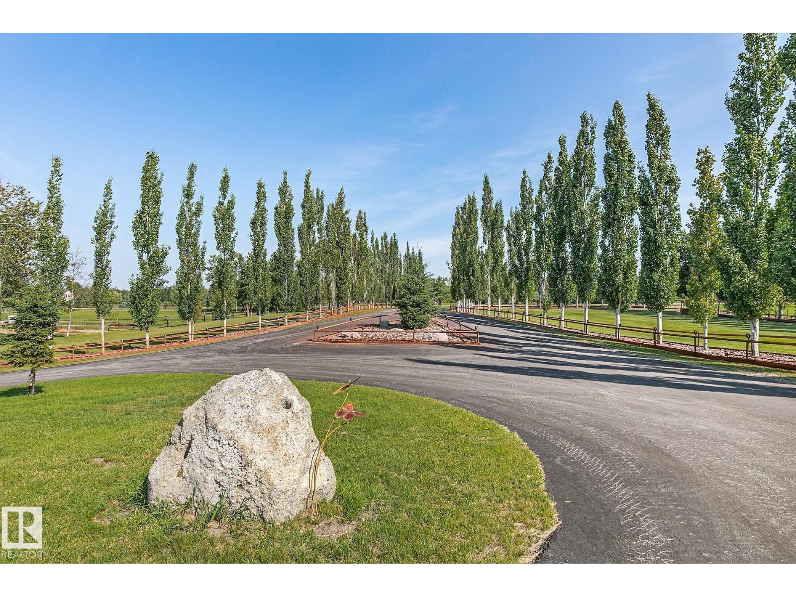 #400 51430 RGE ROAD 231 - 54