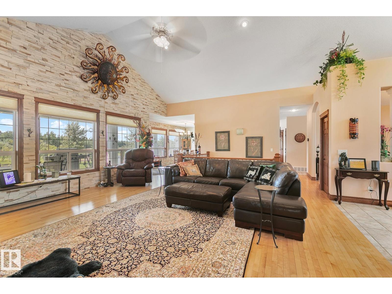 #400 51430 RGE ROAD 231 - 9