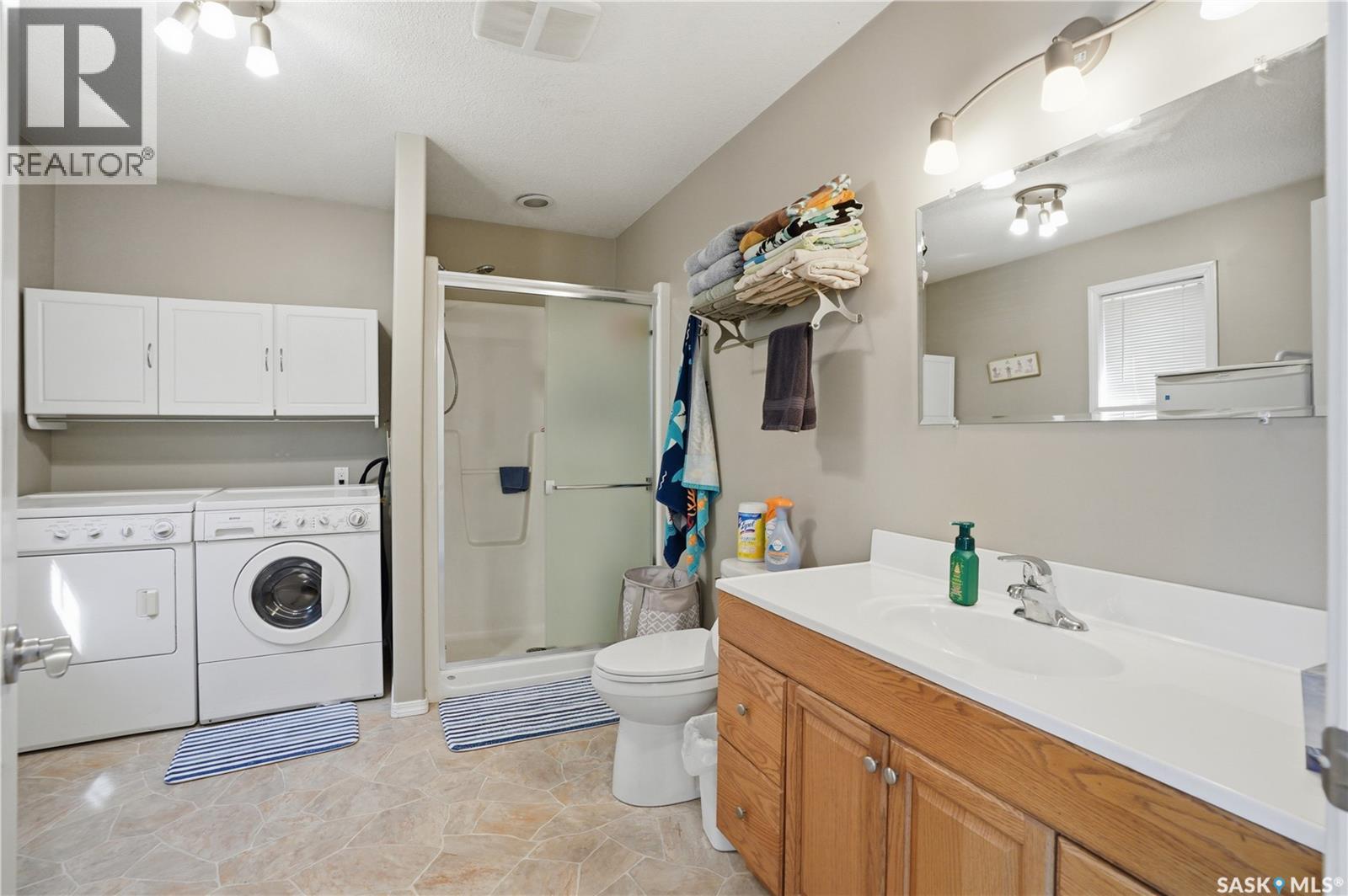 205 bay DRIVE W - 34
