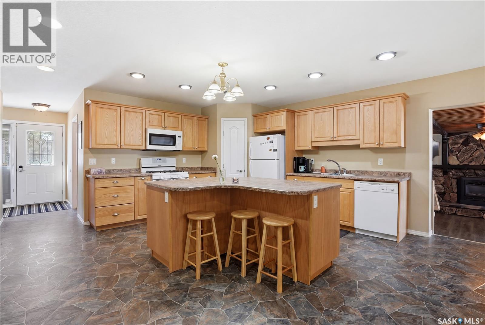 205 bay DRIVE W - 5