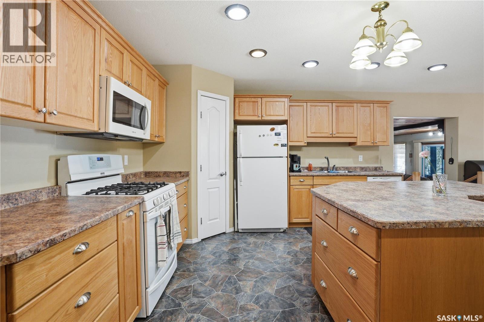 205 bay DRIVE W - 6