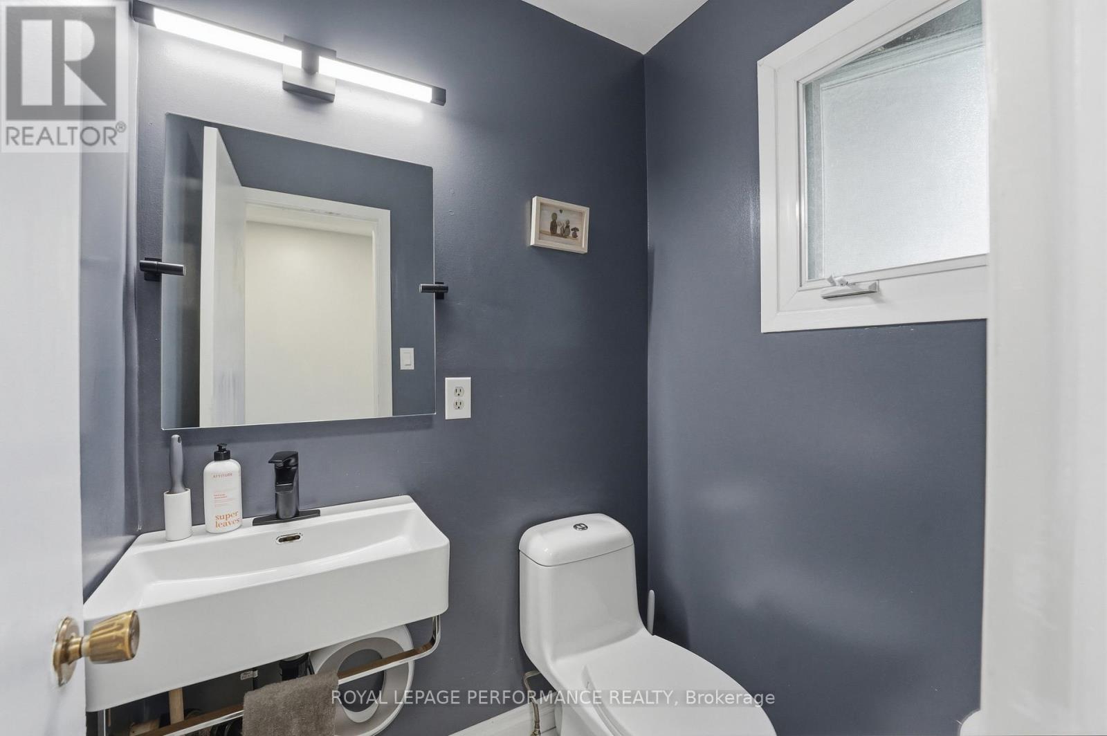3 Bed, 2 Bath House for Sale in Ottawa – 2208 ORIENT PARK DRIVE, Ottawa – MLS# X13497994 - Image 16