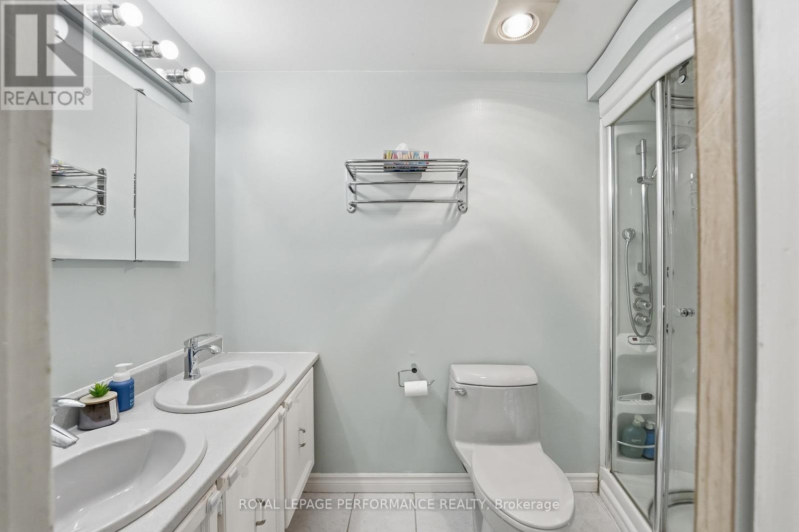 3 Bed, 2 Bath House for Sale in Ottawa – 2208 ORIENT PARK DRIVE, Ottawa – MLS# X13497994 - Image 22