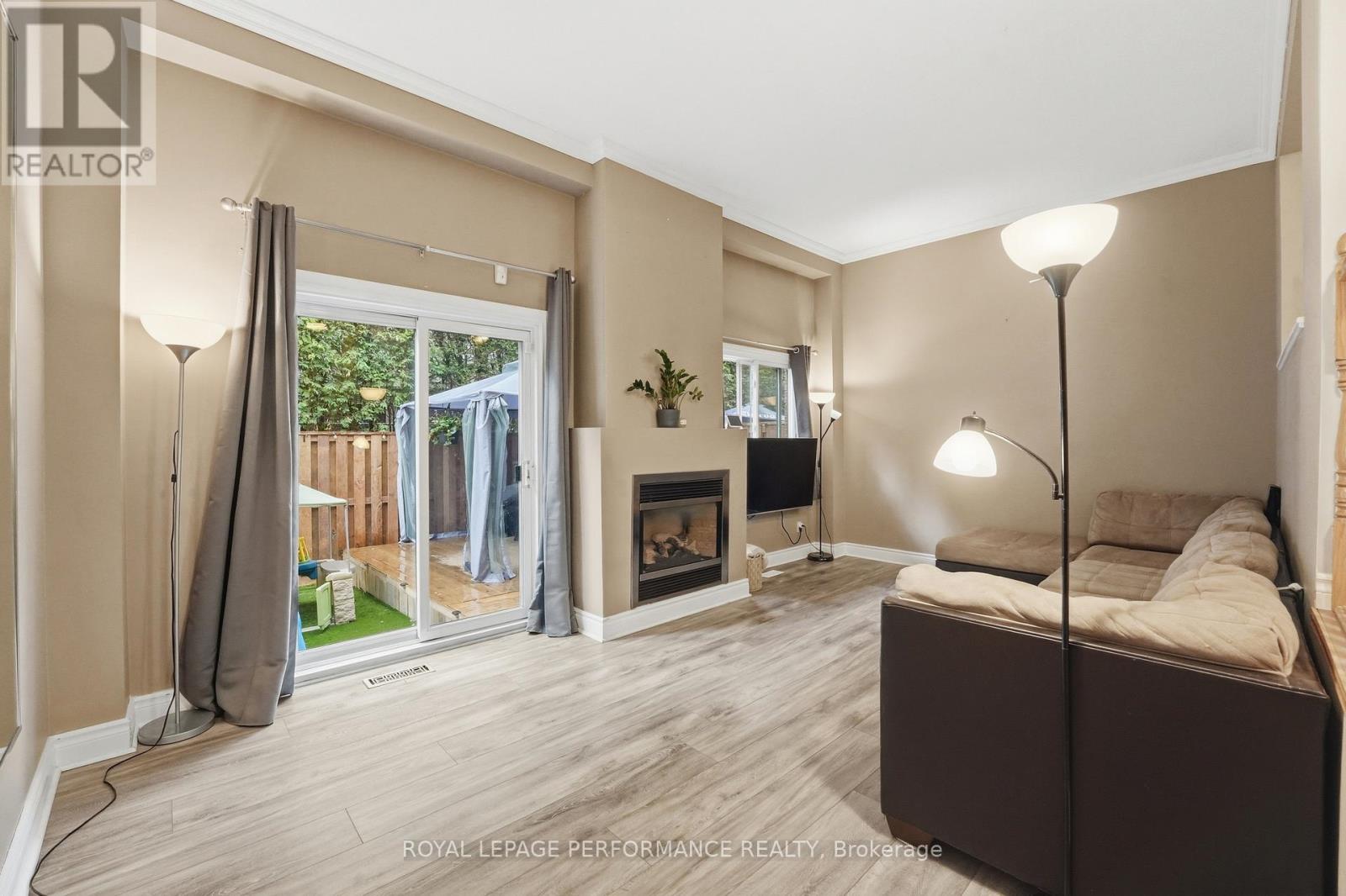 3 Bed, 2 Bath House for Sale in Ottawa – 2208 ORIENT PARK DRIVE, Ottawa – MLS# X13497994 - Image 11