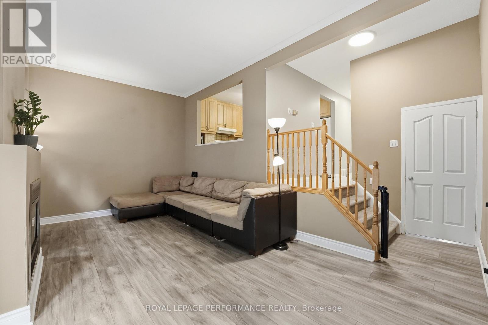 3 Bed, 2 Bath House for Sale in Ottawa – 2208 ORIENT PARK DRIVE, Ottawa – MLS# X13497994 - Image 13