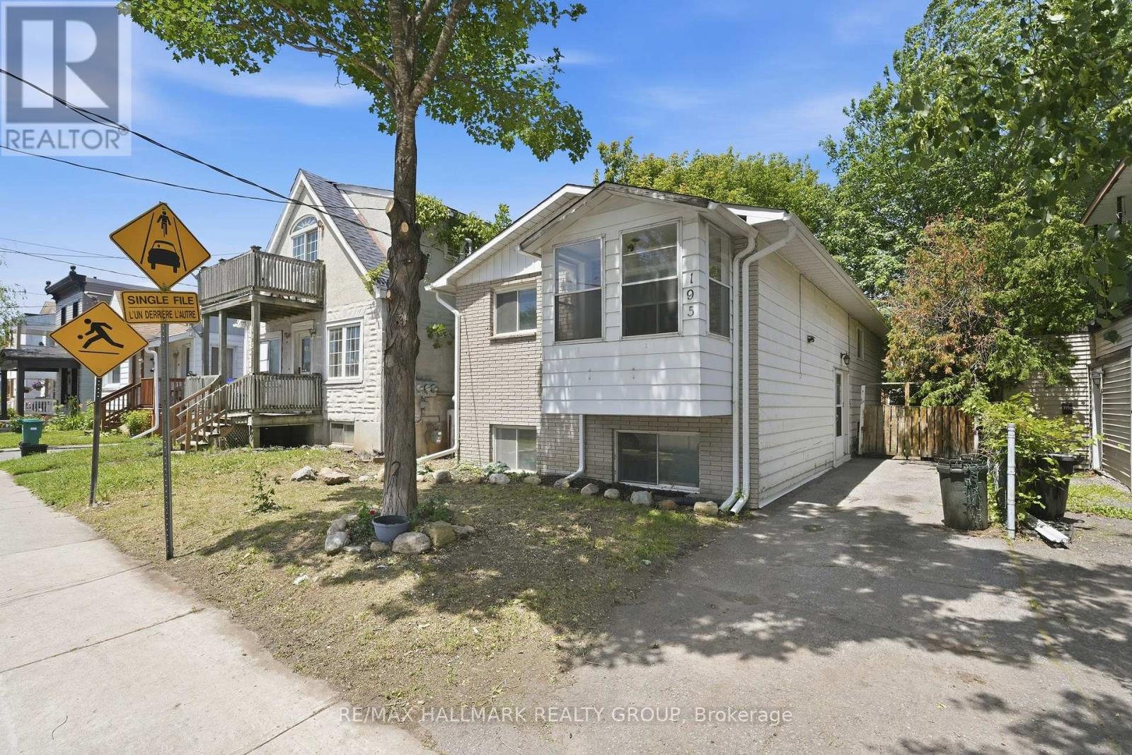 195 DESCHAMPS AVENUE - 1
