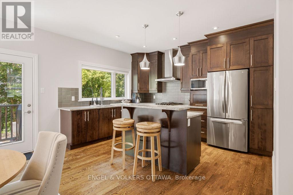 3 Bed, 4 Bath House for Rent in Ottawa – 270 ROYAL AVENUE, Ottawa – MLS# X13498200 - Image 13