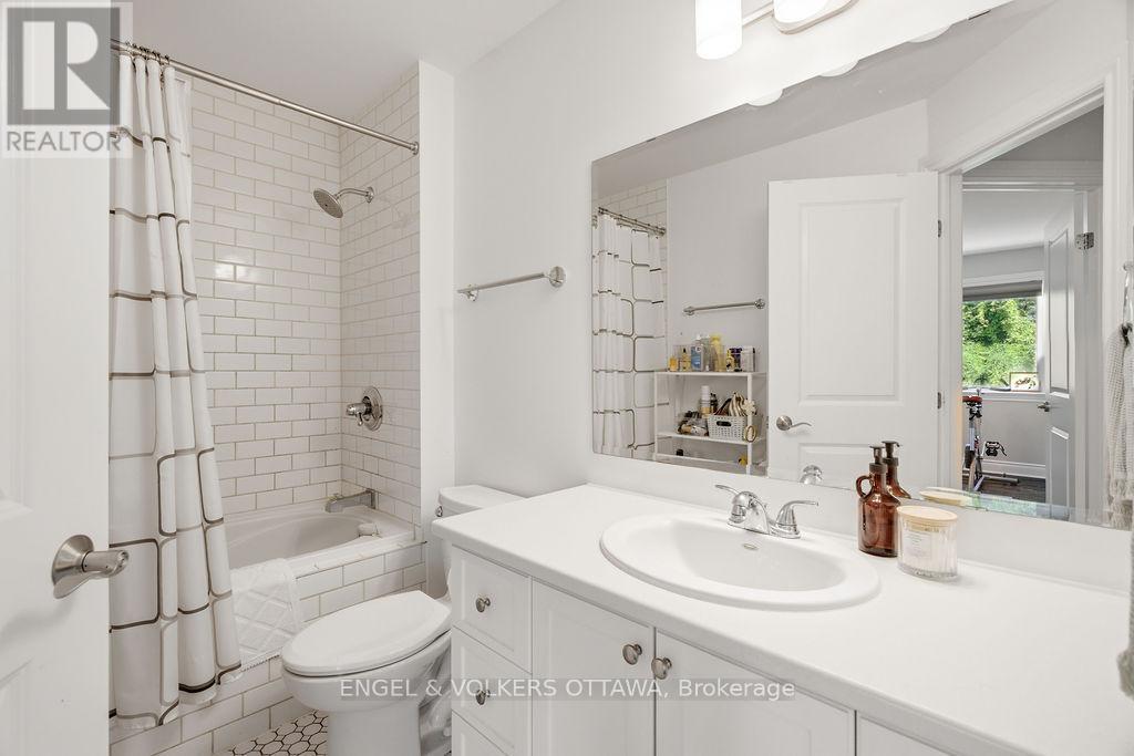 3 Bed, 4 Bath House for Rent in Ottawa – 270 ROYAL AVENUE, Ottawa – MLS# X13498200 - Image 28