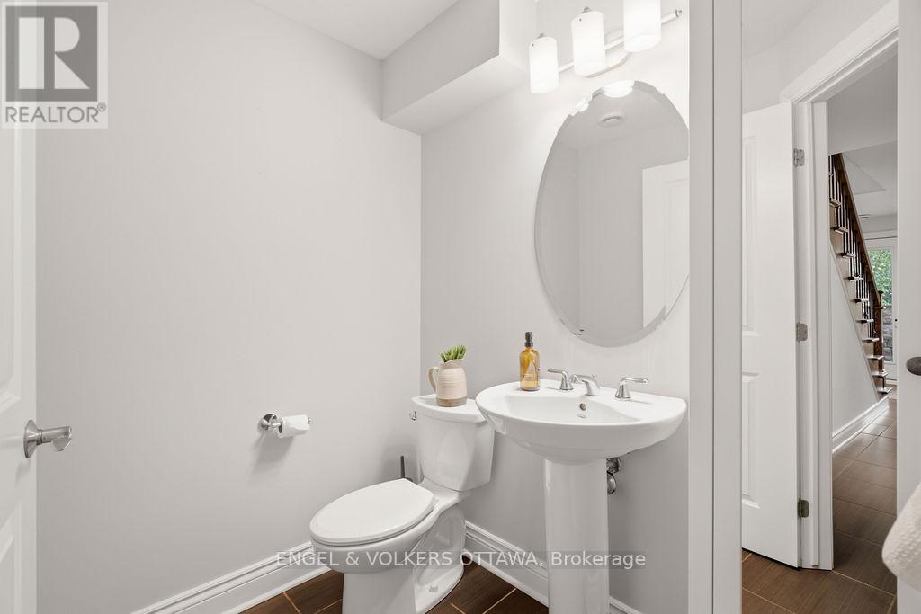 3 Bed, 4 Bath House for Rent in Ottawa – 270 ROYAL AVENUE, Ottawa – MLS# X13498200 - Image 33