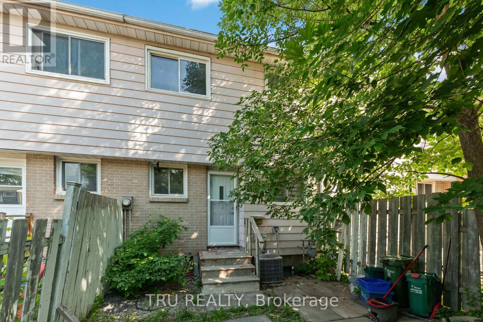 950 MEADOWLANDS DRIVE - 27