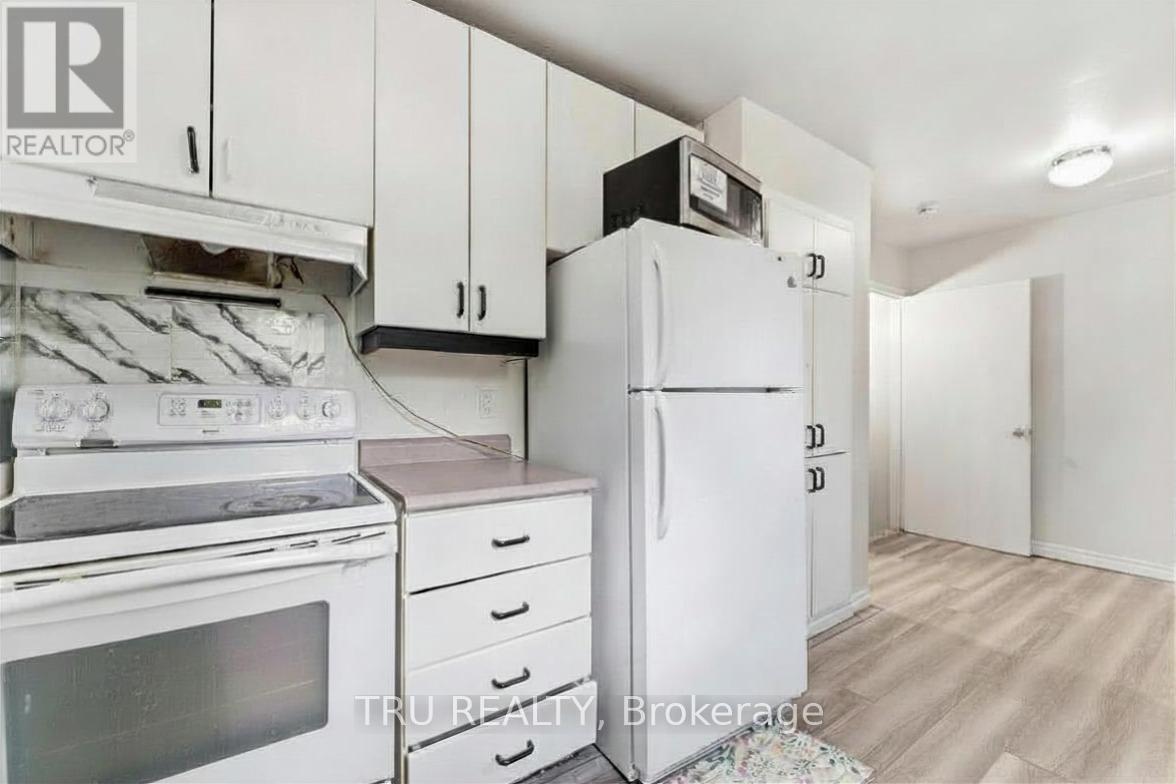 3 Bed, 2 Bath House for Sale in Ottawa – 950 MEADOWLANDS DRIVE, Ottawa – MLS# X13498228 - Image 8