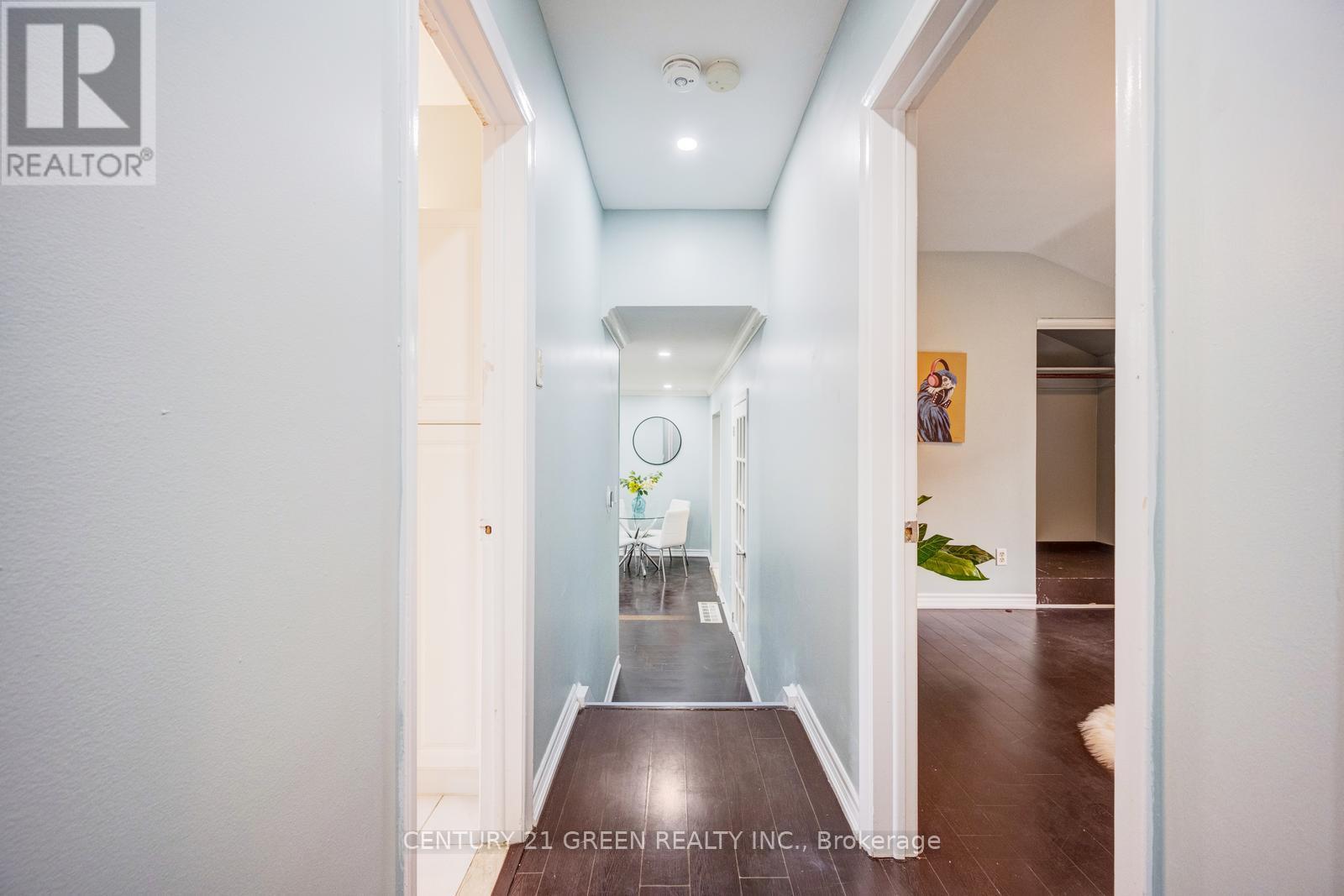 11 BURGBY AVENUE - 20