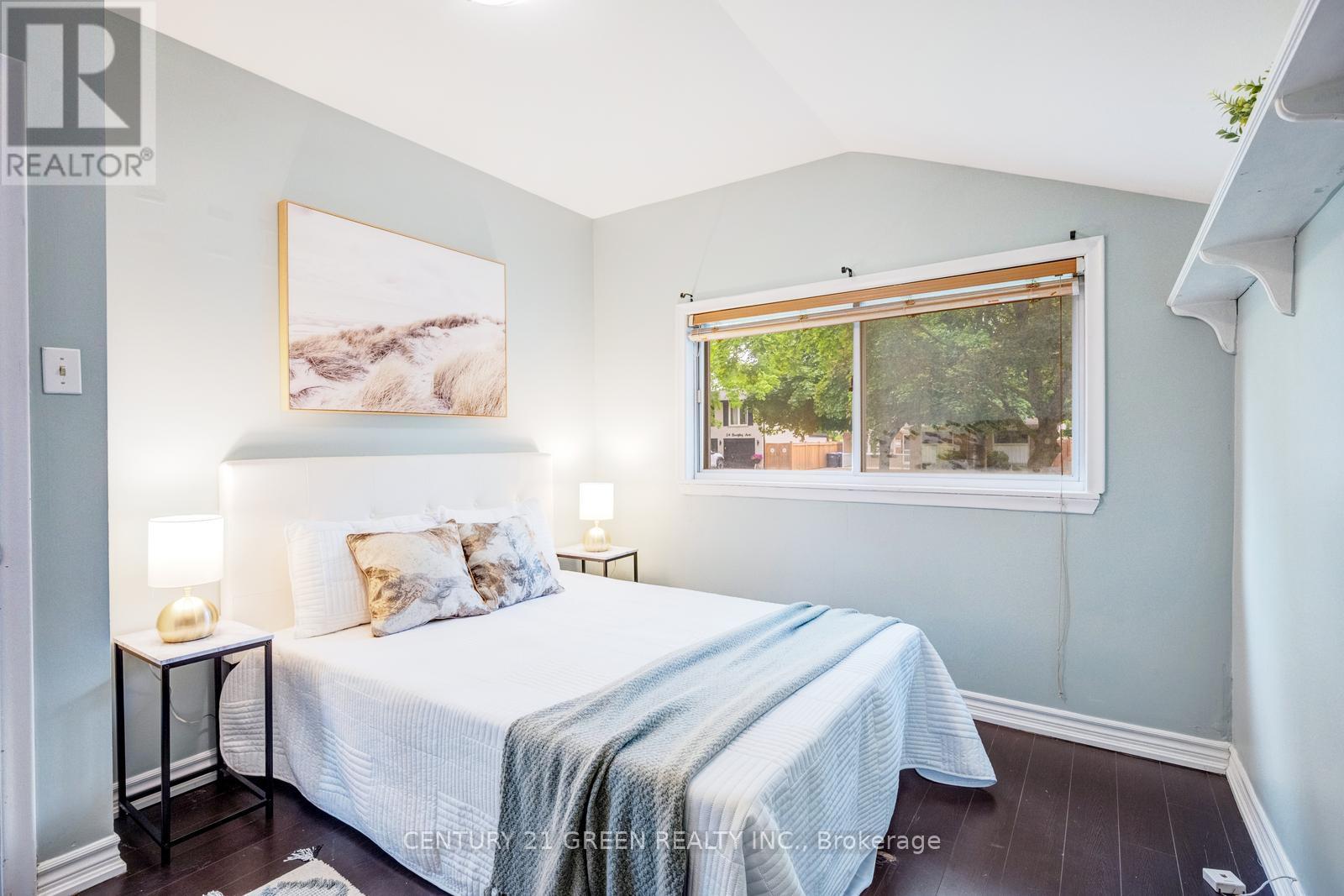 11 BURGBY AVENUE - 24