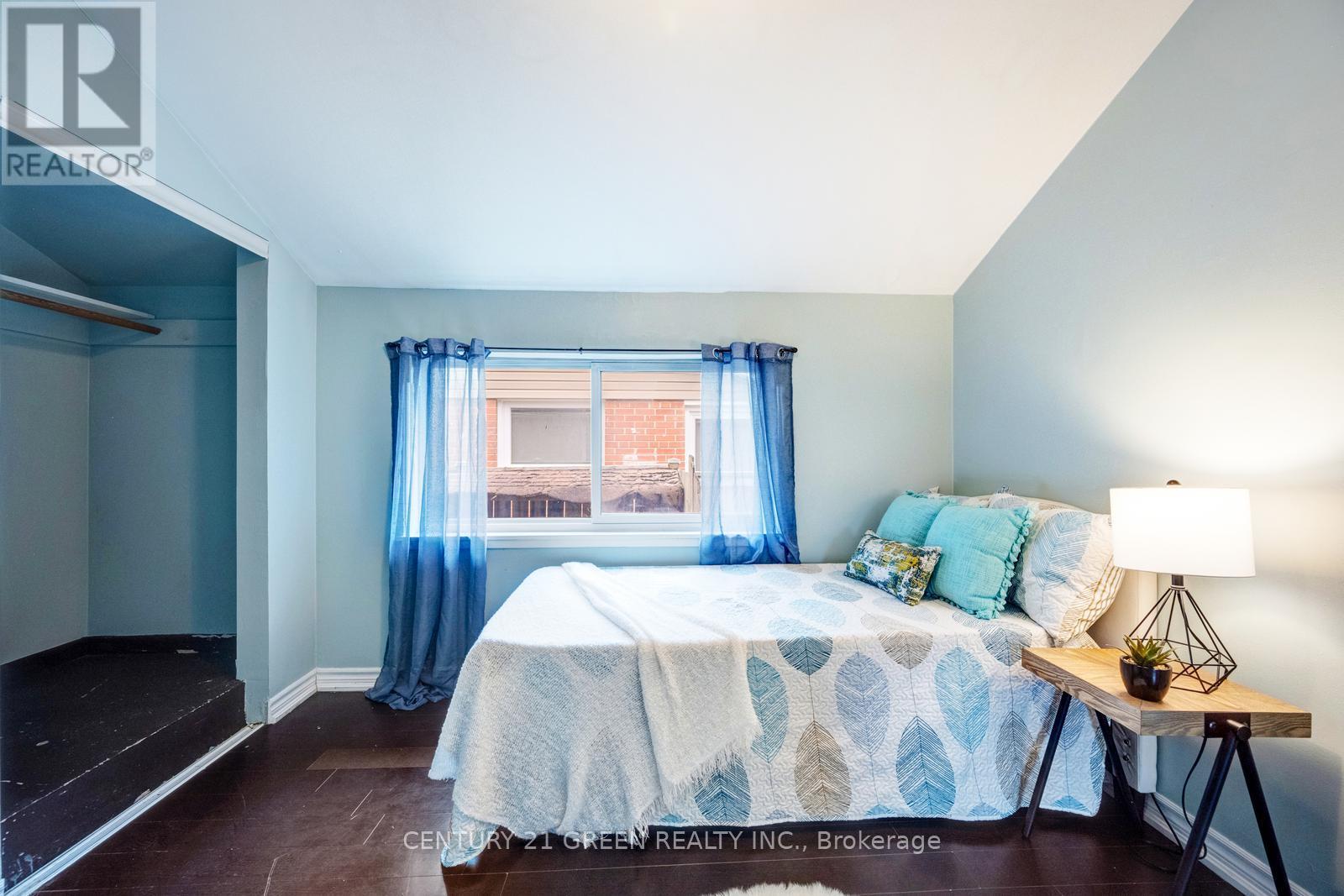 11 BURGBY AVENUE - 28