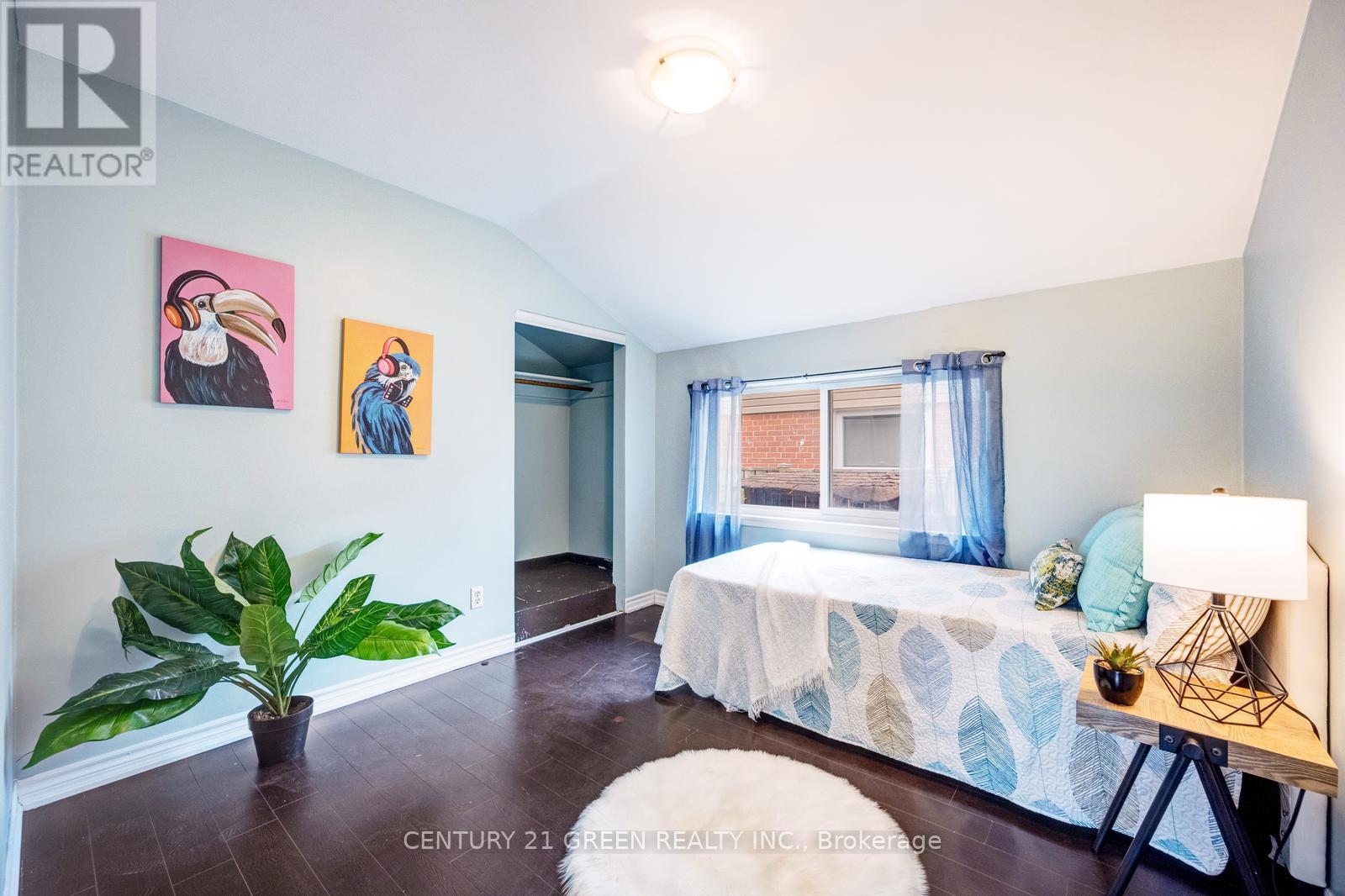 11 BURGBY AVENUE - 29
